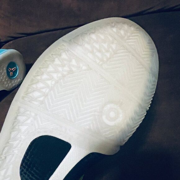 Nike Kobe 8 Protro Venice Beach GS Basketball HF7319-001 Size 5Y 37.5 EUR 4.5 UK - Picture 11 of 16